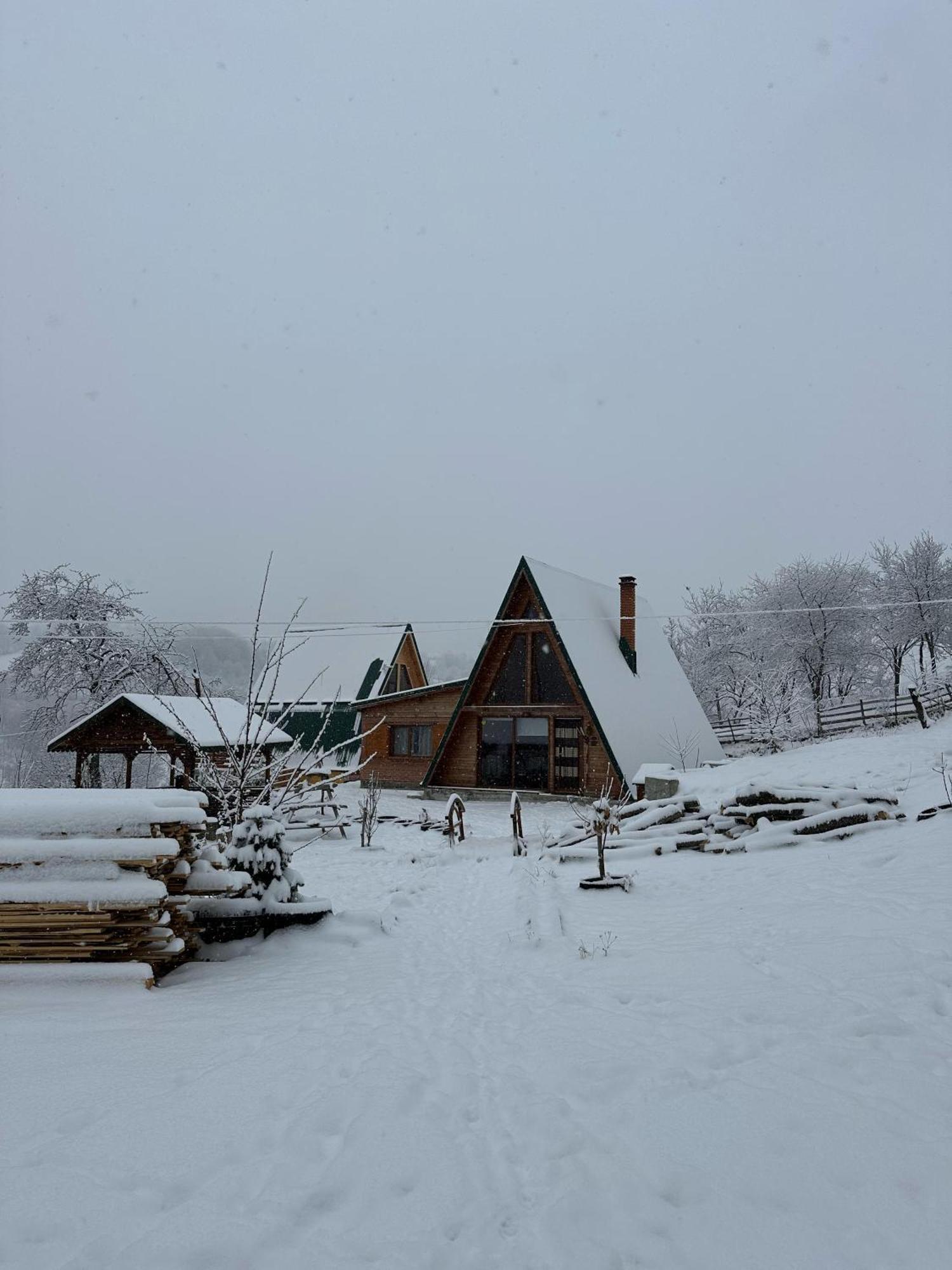 Rubicon Cabins Secaria Екстериор снимка